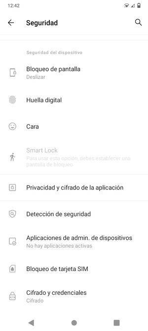 Desplácese y seleccione Bloqueo de tarjeta SIM