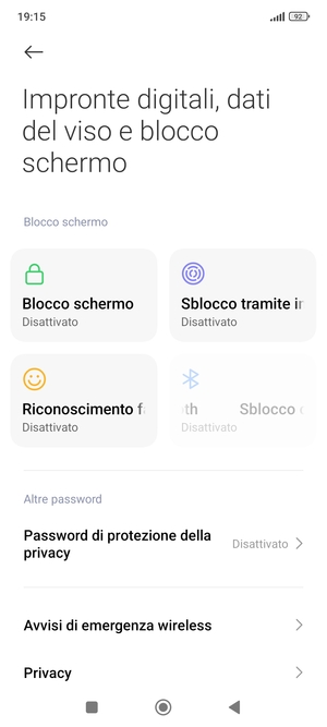 Per attivare il blocco dello schermo, torna al menu Impronte digitali, dati del viso e blocco schermo e seleziona Blocco schermo