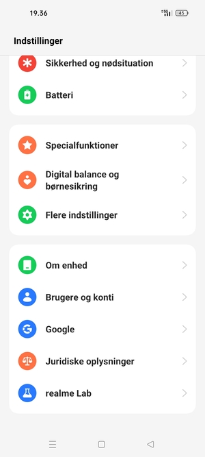 Scroll til og vælg Om enhed