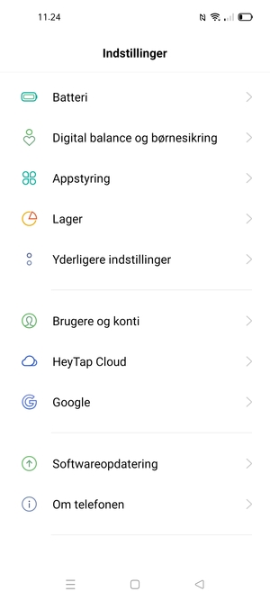 Vend tilbage til menuen Indstillinger og scroll til og vælg Brugere og konti