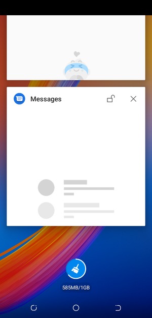Select the Delete icon to close all running apps