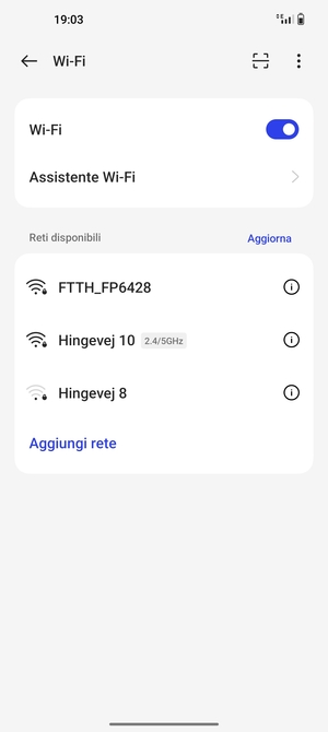 Seleziona la rete wireless a cui desideri connetterti
