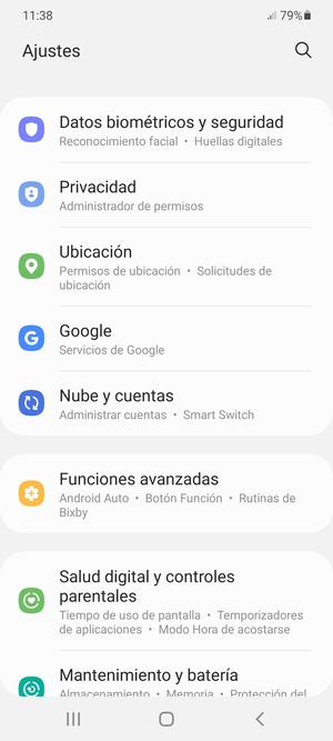 Desplácese y seleccione Nube y cuentas