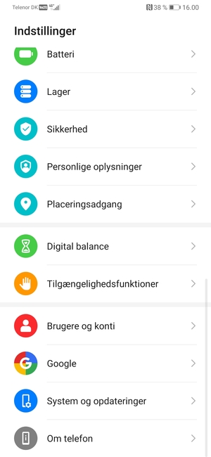 Vend tilbage til menuen Indstillinger og vælg Brugere og konti