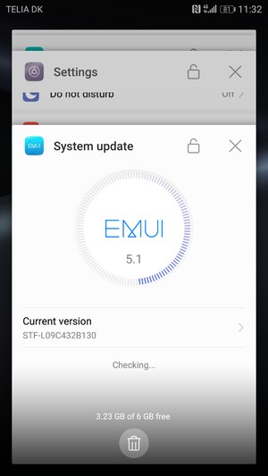Select the Delete  icon to close all running apps