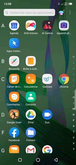 Faites défiler et sélectionnez Contacts