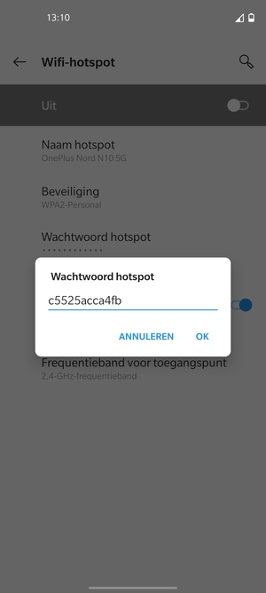 Voer een wachtwoord van een WiFi-hotspot in van ten minste 8 tekens en selecteer OK