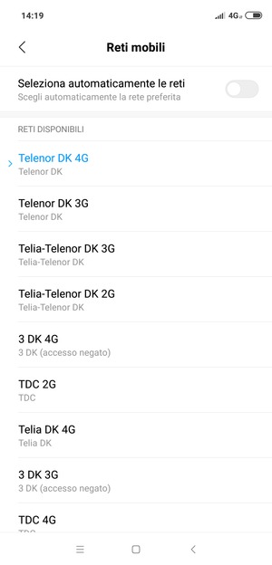 Seleziona un operatore di rete dall'elenco