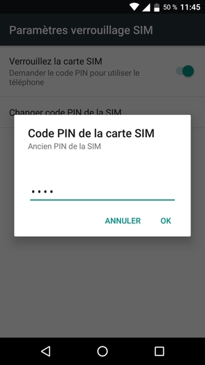 Saisissez votre Ancien code PIN de la carte SIM et sélectionnez OK