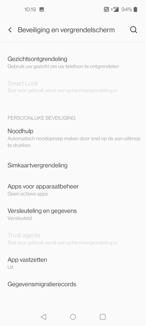 Scroll naar en selecteer Simkaartvergrendeling