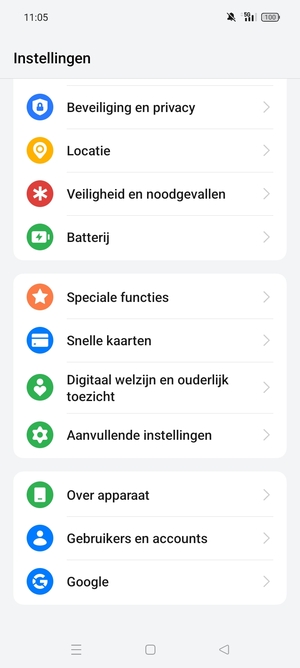 Scroll naar en selecteer Gebruikers en accounts