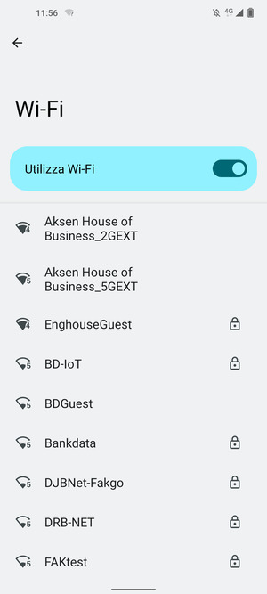 Seleziona la rete wireless a cui desideri connetterti
