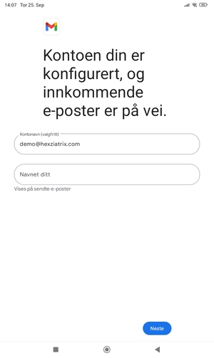 Gi kontoen din et navn, og skriv inn navnet ditt. Velg Neste