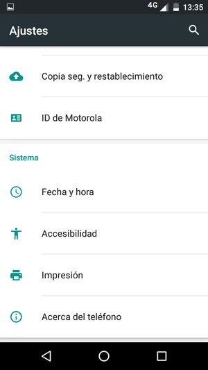 Desplácese y seleccione Acerca del teléfono