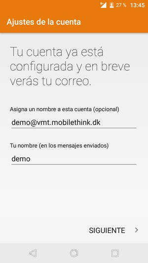 Déle a su cuenta un nombre y escriba su nombre. Seleccione SIGUIENTE