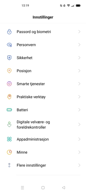 For å aktivere skjermlåsen, gå til Innstillinger-menyen og velg Passord og biometri