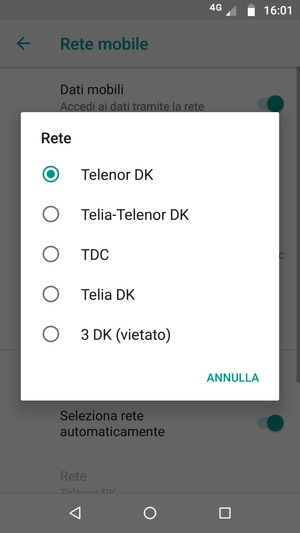 Seleziona un operatore di rete dall'elenco