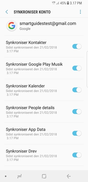 Kontroller at Synkroniser Kontakter er valgt