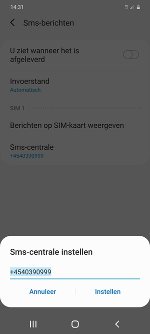 Voer het Sms-centrale nummer in en selecteer Instellen