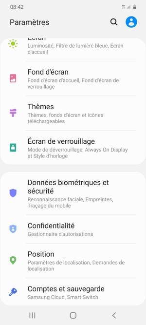 Faites défiler et sélectionnez Donnèes biométriques et sécurité